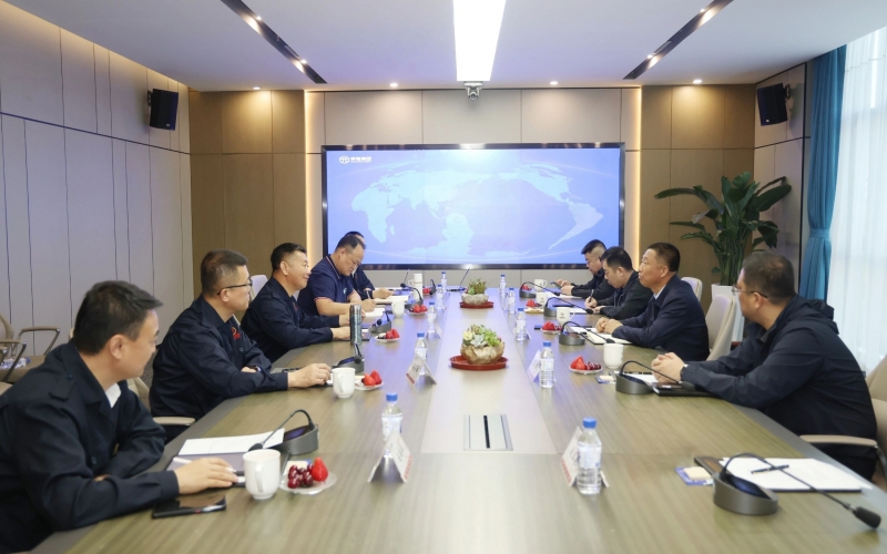 鄂托克旗委副書記、政府旗長蘇智雄到榮程集團考察交流